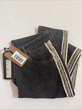 NWT boutique skinny Black Jeans with fringe detail - Size 8 Jane & John label